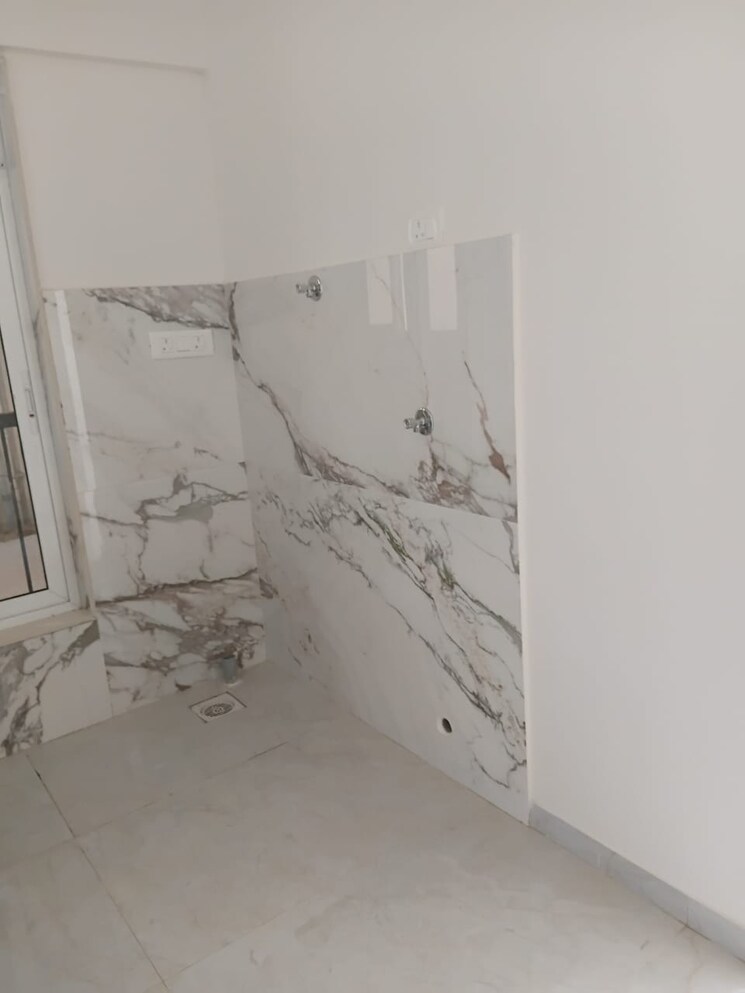 Bathroom, vile parle east 1.5 Bedroom 565 Sq.Ft. Apartment In Vile Parle East Mumbai 8802599