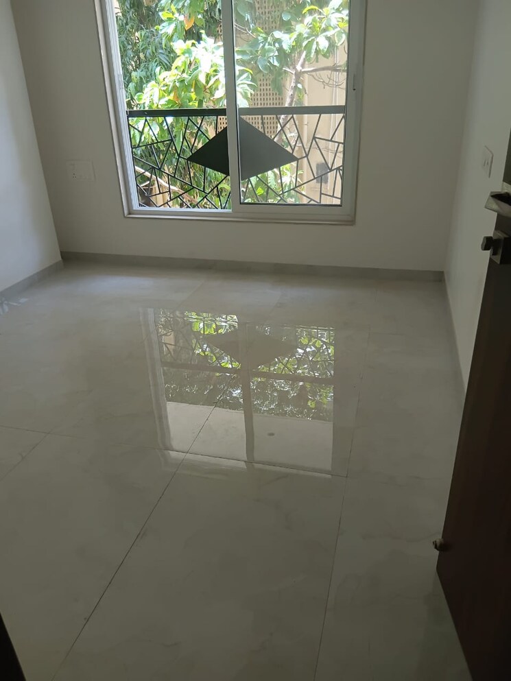 Room, vile parle east 1.5 Bedroom 565 Sq.Ft. Apartment In Vile Parle East Mumbai 8802599