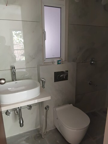 Bathroom in 1.5 BHK Apartment at Vile Parle East – for Sale