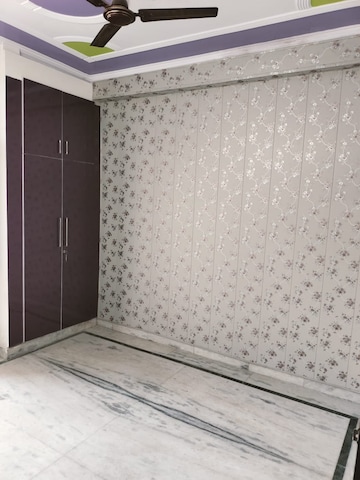 Room in 2 BHK Apartment at Swastik Park, Chembur – for Sale