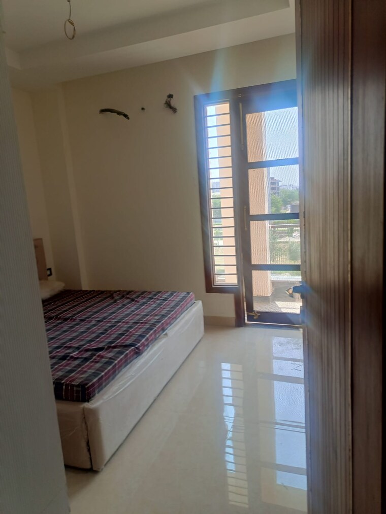 Bedroom, bptp-district-phase-2 3 Bedroom 152 Sq.Yd. Builder Floor In Sector 84 Faridabad 8802632