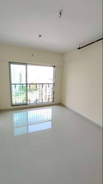 Room in 2 BHK Apartment at Vihang Valley Phase 3, Kasarvadavali – for Rent