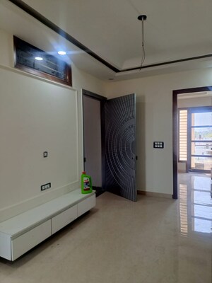 Room in 3 BHK Builder Floor at Amolik Residency, Sector 86 – for Sale