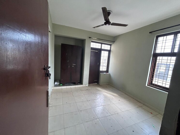 Room, krish-city 3 Bedroom 687 Sq.Ft. Apartment In Tapukara Bhiwadi 8802650