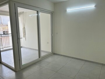 Room in 2 BHK Apartment at Casagrand Boulevard, Hennur Road – for Rent