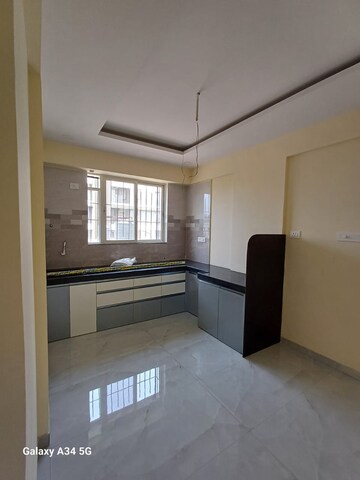 Room in 1 BHK Apartment at Urmila CHS Dhankawadi, Dhankawadi – for Rent