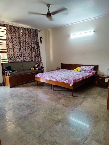 Bedroom in 3 BHK Builder Floor at Sector 21d – for Rent