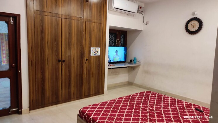 Bedroom, sector 21d 3 Bedroom 250 Sq.Yd. Builder Floor In Sector 21d Faridabad 8802933