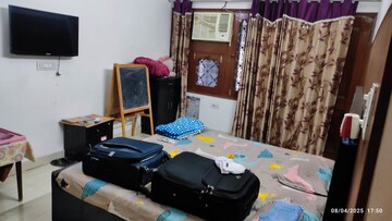 Bedroom in 3 BHK Builder Floor at Sector 21d – for Rent