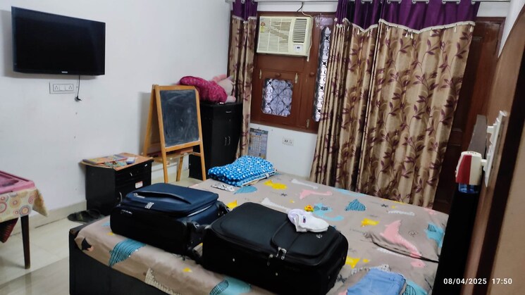 Bedroom, sector 21d 3 Bedroom 250 Sq.Yd. Builder Floor In Sector 21d Faridabad 8802933