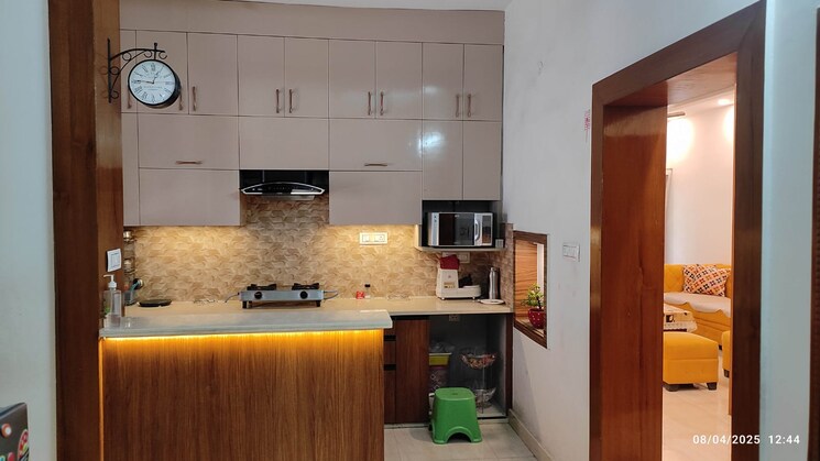 Kitchen, sector 21d 3 Bedroom 250 Sq.Yd. Builder Floor In Sector 21d Faridabad 8802933