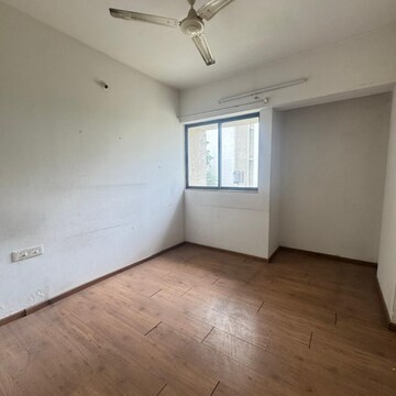 Room in 2 BHK Apartment at Lodha Lakeshore Greens, Hedutane – for Rent