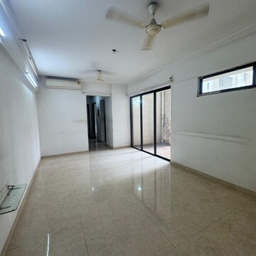 Room in 2 BHK Apartment at Lodha Lakeshore Greens, Hedutane – for Rent