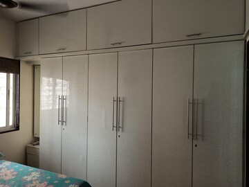 Furnished Amenities in 2 BHK Apartment at Shapoorji Pallonji Sarova, Kandivali East – for Sale