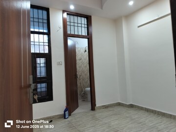 Room in 2 BHK Builder Floor at Sector 12 Pratap Vihar – for Sale