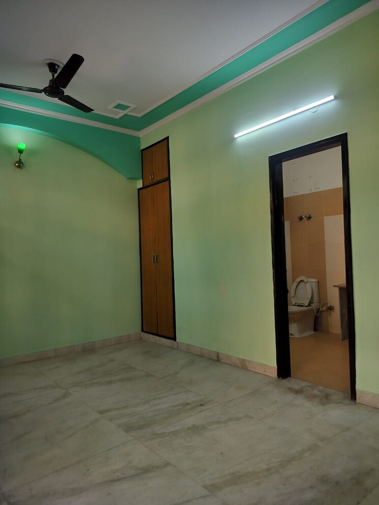 Room, anand niketan 4 Bedroom 374 Sq.Yd. Builder Floor In Anand Niketan Delhi 8803216