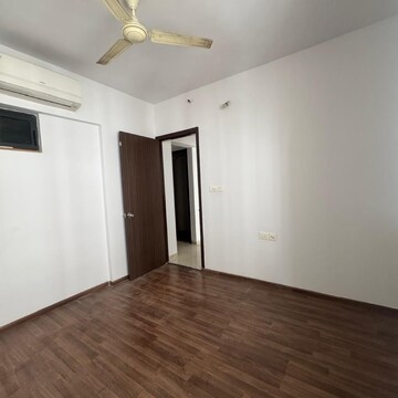 Room in 1 BHK Apartment at Lodha Palava City Lakeshore Greens, Hedutane – for Rent