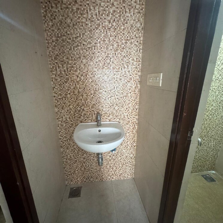 Bathroom, lodha-palava-city-lakeshore-greens 1 Bedroom 510 Sq.Ft. Apartment In Hedutane Thane 8803292