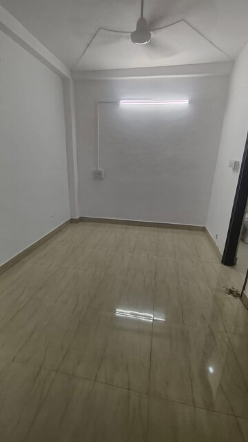 Room in 1.5 BHK Builder Floor at Mayur Vihar – for Rent