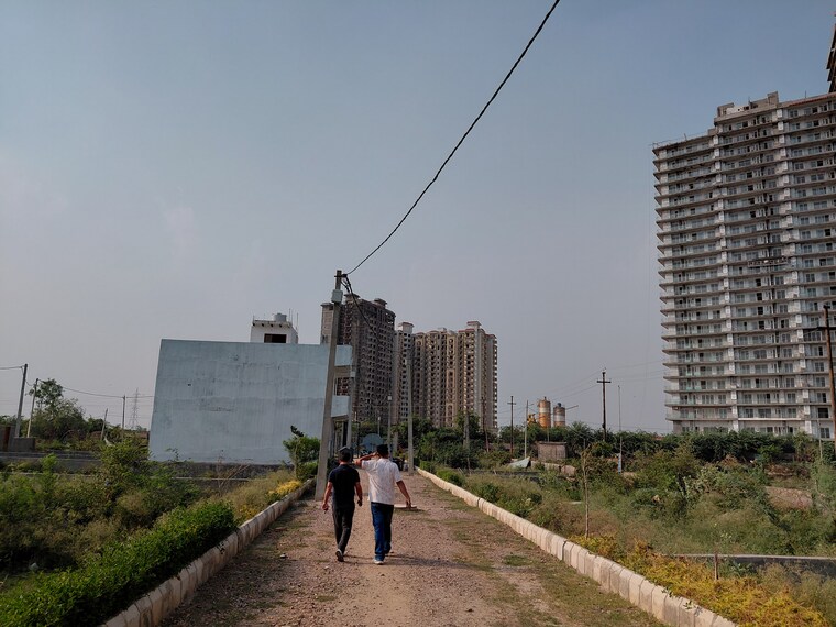 Exterior View, sector 25 yamuna expressway  100 Sq.Yd. Plot In Sector 25 Yamuna Expressway Greater Noida 8803415