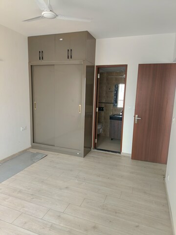 Room in 3 BHK Apartment at Shapoorji Pallonji Joyville Gurgaon, Sector 102 – for Rent