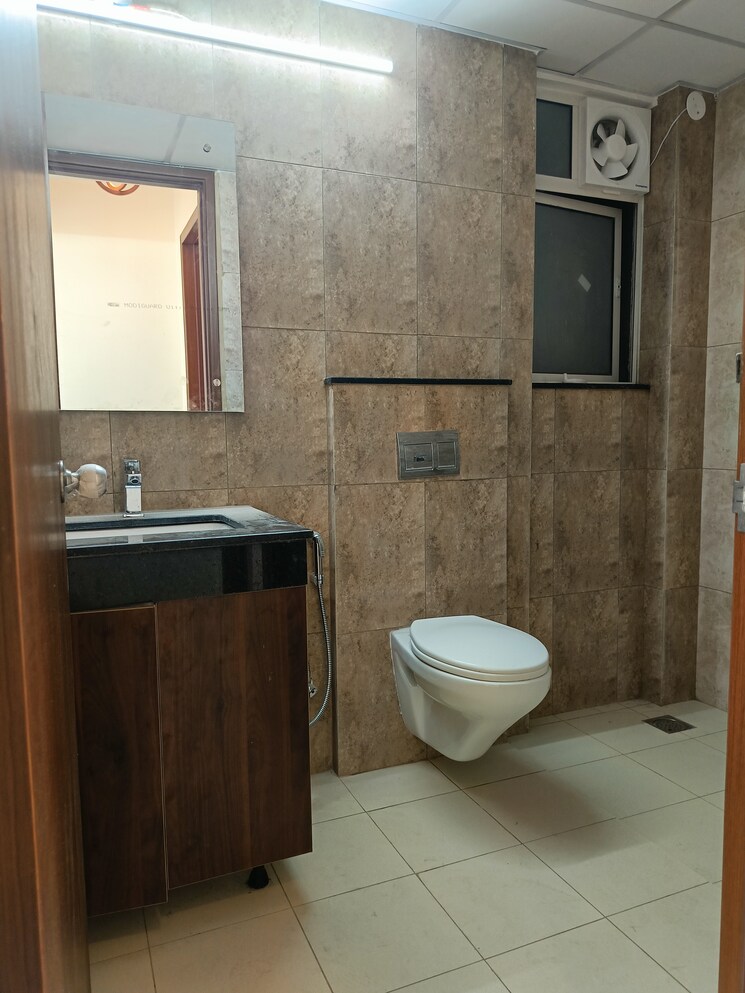 Bathroom, shapoorji-pallonji-joyville-gurgaon 3 Bedroom 1852 Sq.Ft. Apartment In Sector 102 Gurgaon 8803610