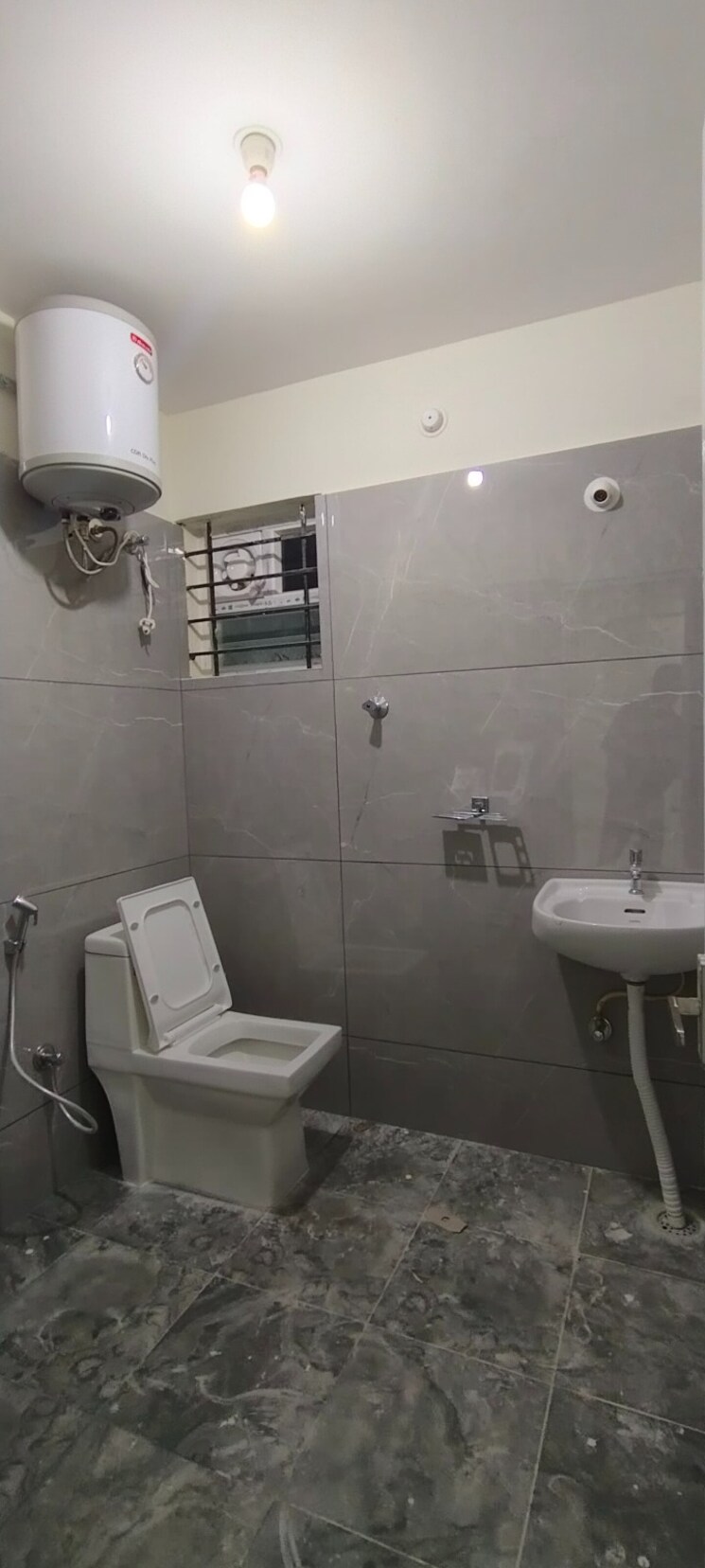 Bathroom, hsr layout 2 Bedroom 950 Sq.Ft. Builder Floor In Hsr Layout Bangalore 8803527