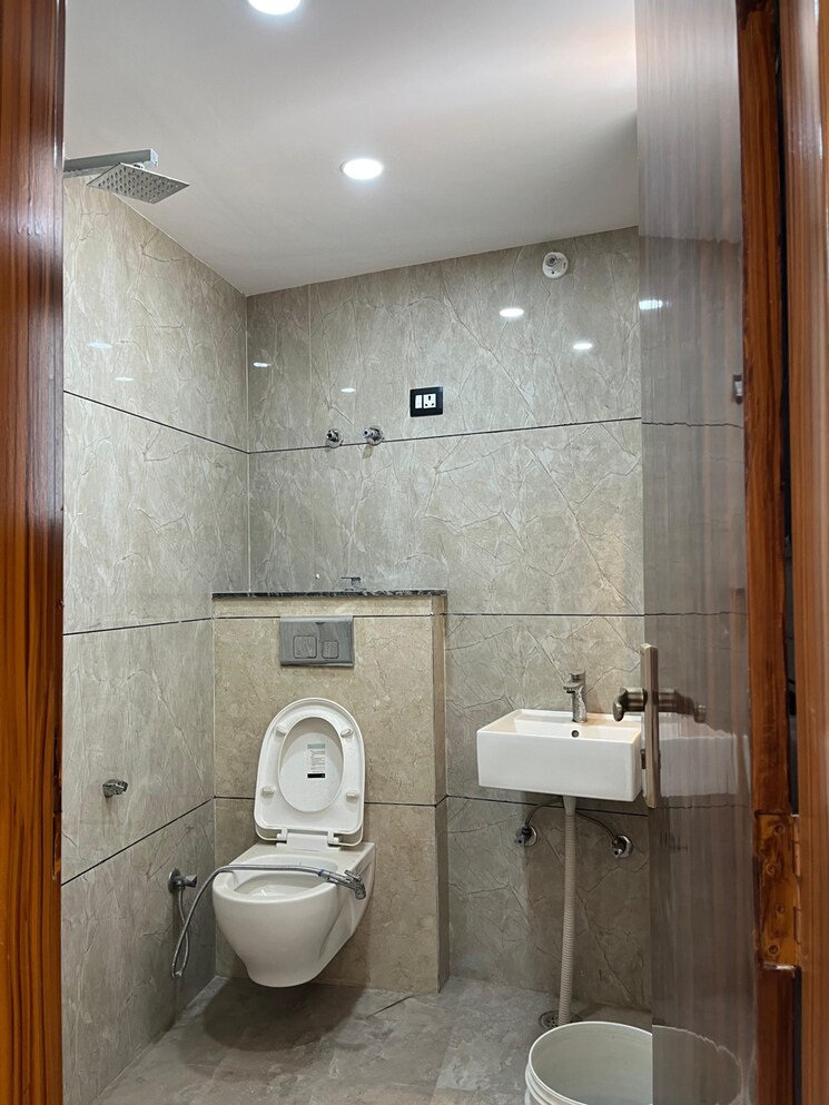 Bathroom, sector 23 dwarka 3 Bedroom 910 Sq.Ft. Builder Floor In Sector 23 Dwarka Delhi 8803611