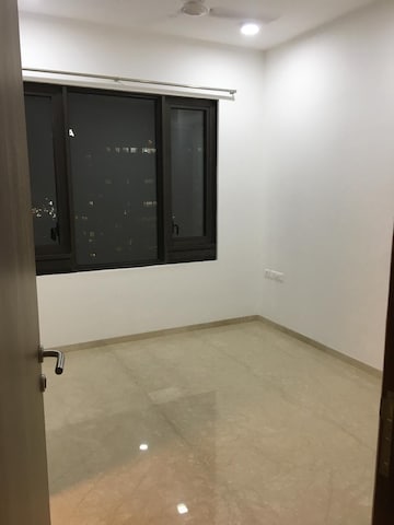 Room in 2 BHK Apartment at Chandak Cornerstone, Worli – for Rent