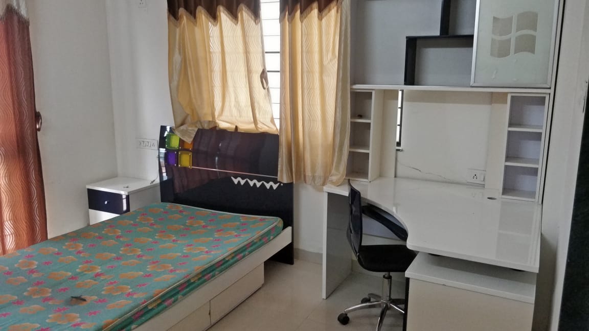 2 BHK + Pooja Room Apartment For Rent in Manisha Apartment Law College Road