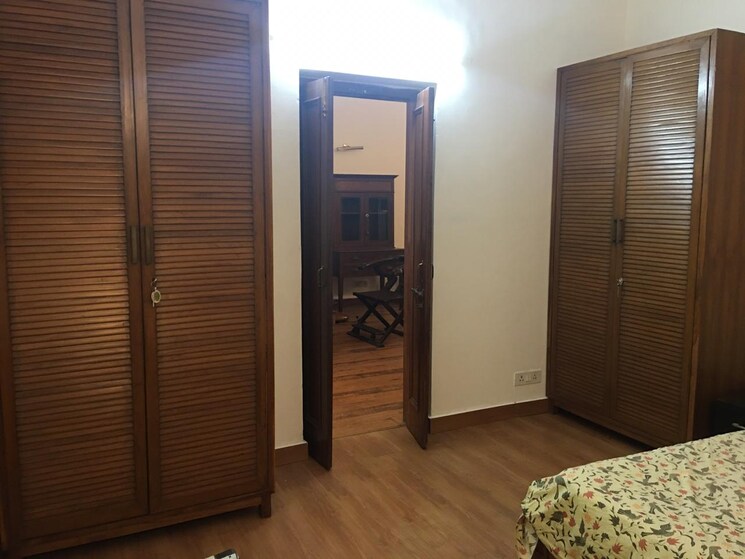 Room, green park extension 3 Bedroom 1800 Sq.Ft. Builder Floor In Green Park Extension Delhi 8803567