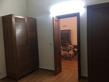 Room in 3 BHK Builder Floor at Green Park Extension – for Rent
