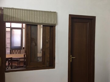 Room in 3 BHK Builder Floor at Green Park Extension – for Rent