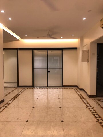 Room in 3 BHK Apartment at Riddhi Garden, Malad East – for Rent