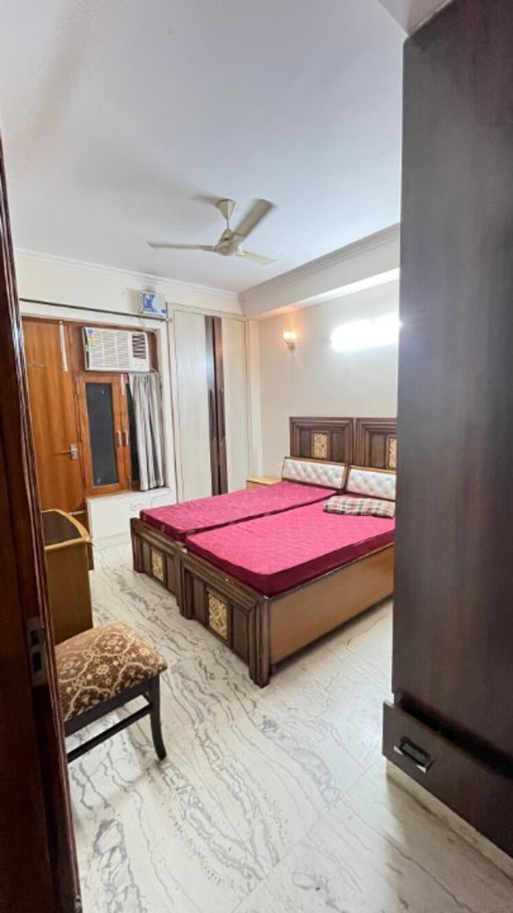 Bedroom, dlf-hamilton-court 3 Bedroom 263 Sq.Yd. Builder Floor In Sector 27 Gurgaon 8803694