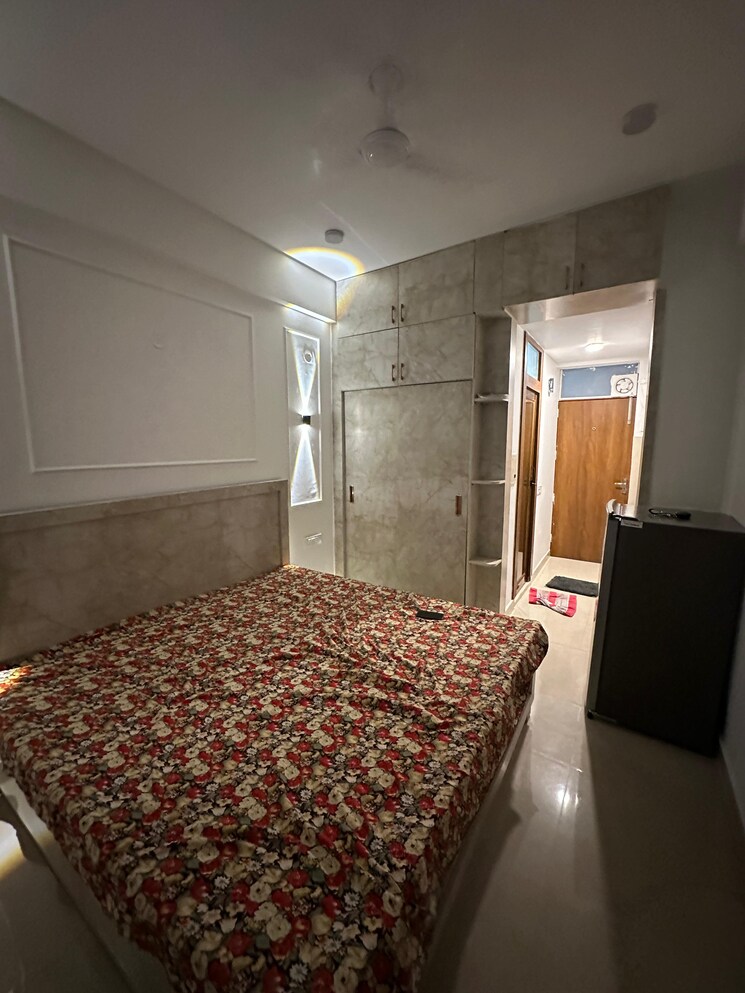 Bedroom, unitech-uniworld-gardens 1 RK 225 Sq.Ft. Apartment In Sector 47 Gurgaon 8803870