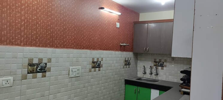 Kitchen, laxmi nagar 4 Bedroom 900 Sq.Ft. Builder Floor In Laxmi Nagar Delhi 8803867
