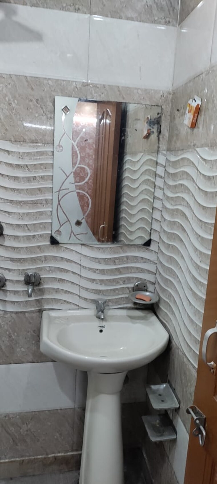Bathroom, laxmi nagar 4 Bedroom 900 Sq.Ft. Builder Floor In Laxmi Nagar Delhi 8803867