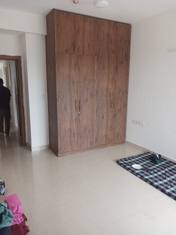 Room in 3 BHK Apartment at ATS Marigold, Sector 89a – for Rent