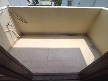 Furnished Amenities in 3 BHK Builder Floor at Panchsheel Enclave – for Rent