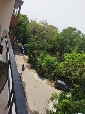 Balcony in 3 BHK Builder Floor at Panchsheel Enclave – for Rent