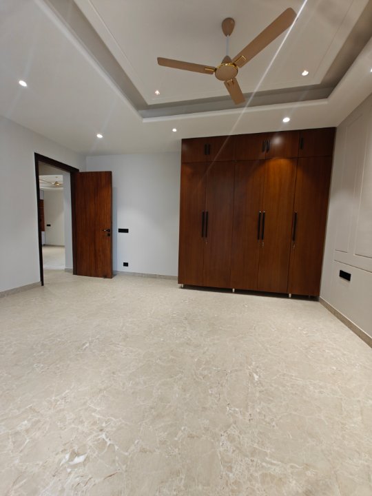 4 BHK + Servant Room Builder Floor For Rent in Maple Heights