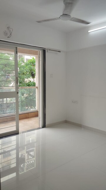 Room in 2 BHK Apartment at Choice Goodwill Breeza, Dhanori – for Rent