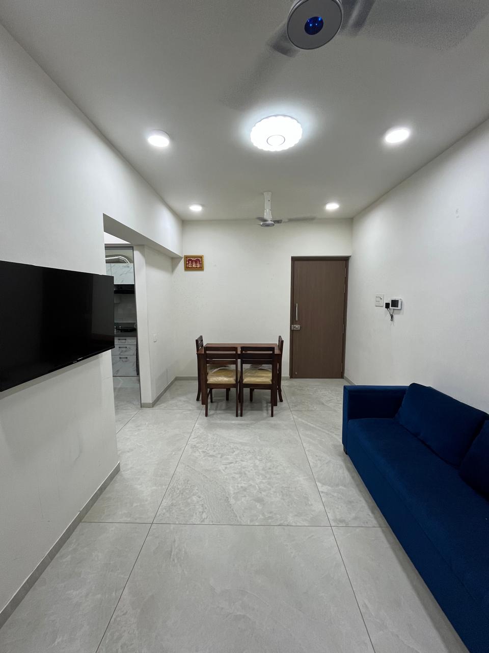 2 BHK Apartment For Rent in Platinum Life