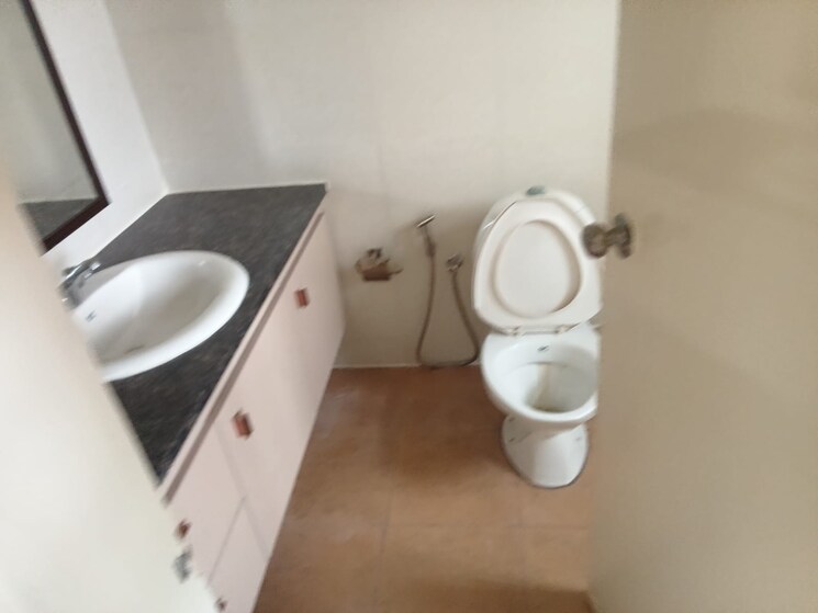 Bathroom, prestige-kensington-gardens 3.5 Bedroom 1938 Sq.Ft. Apartment In Jalahalli Bangalore 8803896