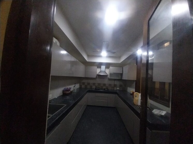 Kitchen, shivalik colony 3 Bedroom 200 Sq.Ft. Builder Floor In Shivalik Colony Delhi 8803920