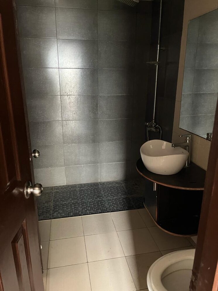 Bathroom, raheja-vedas 3 Bedroom 1790 Sq.Ft. Apartment In Sector 108 Gurgaon 8803934