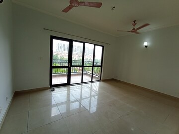 Room in 3 BHK Apartment at Raheja Vedas, Sector 108 – for Rent