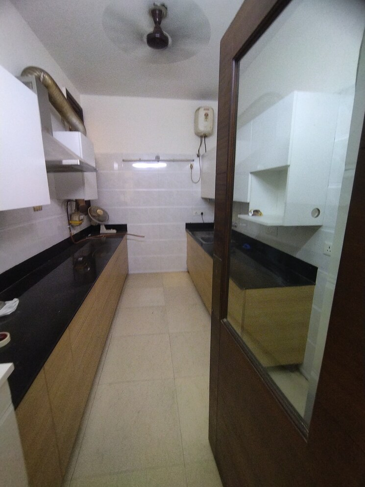 Kitchen, green park 3 Bedroom 1800 Sq.Ft. Builder Floor In Green Park Delhi 8803932