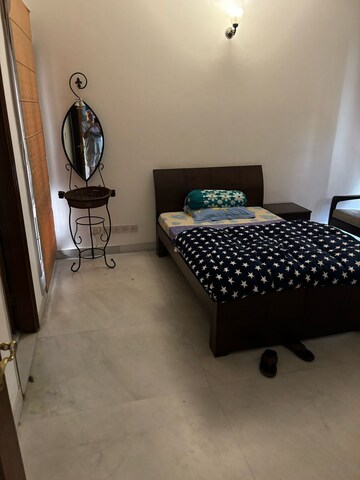 Bedroom in 3 BHK Builder Floor at Green Park – for Rent